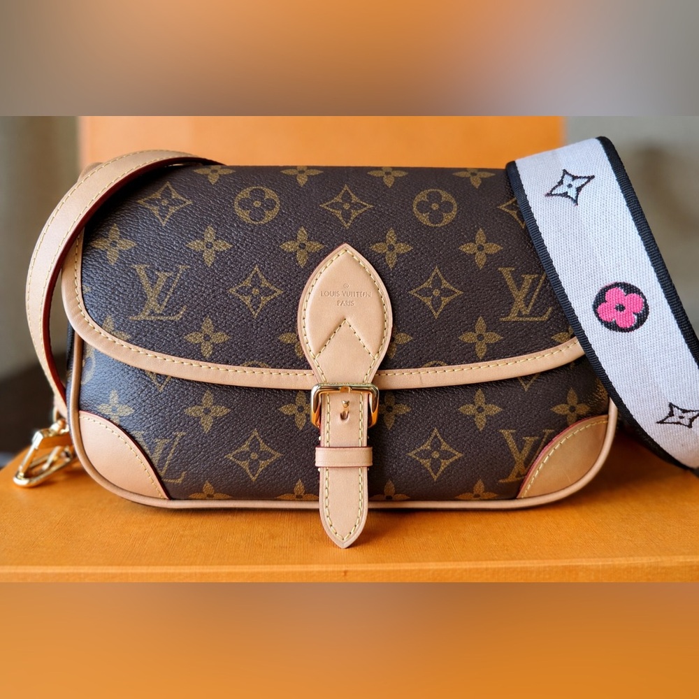 💯 Authentic Louis Vuitton Diane Monogram Shoulder/Crossbody Bag